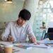 menggambar bebas kesehatan mental dewasa