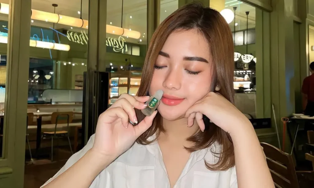 Menghirup Aroma Minyak Kayu Putih