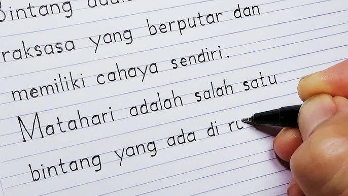 menulis dengan pena tinta