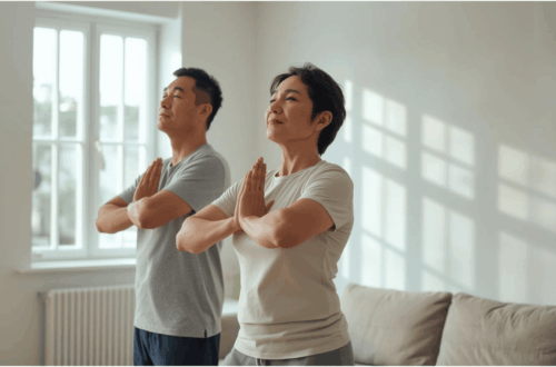 Latihan olahraga untuk postur tubuh di rumah dengan gerakan wall angel dan chin tuck